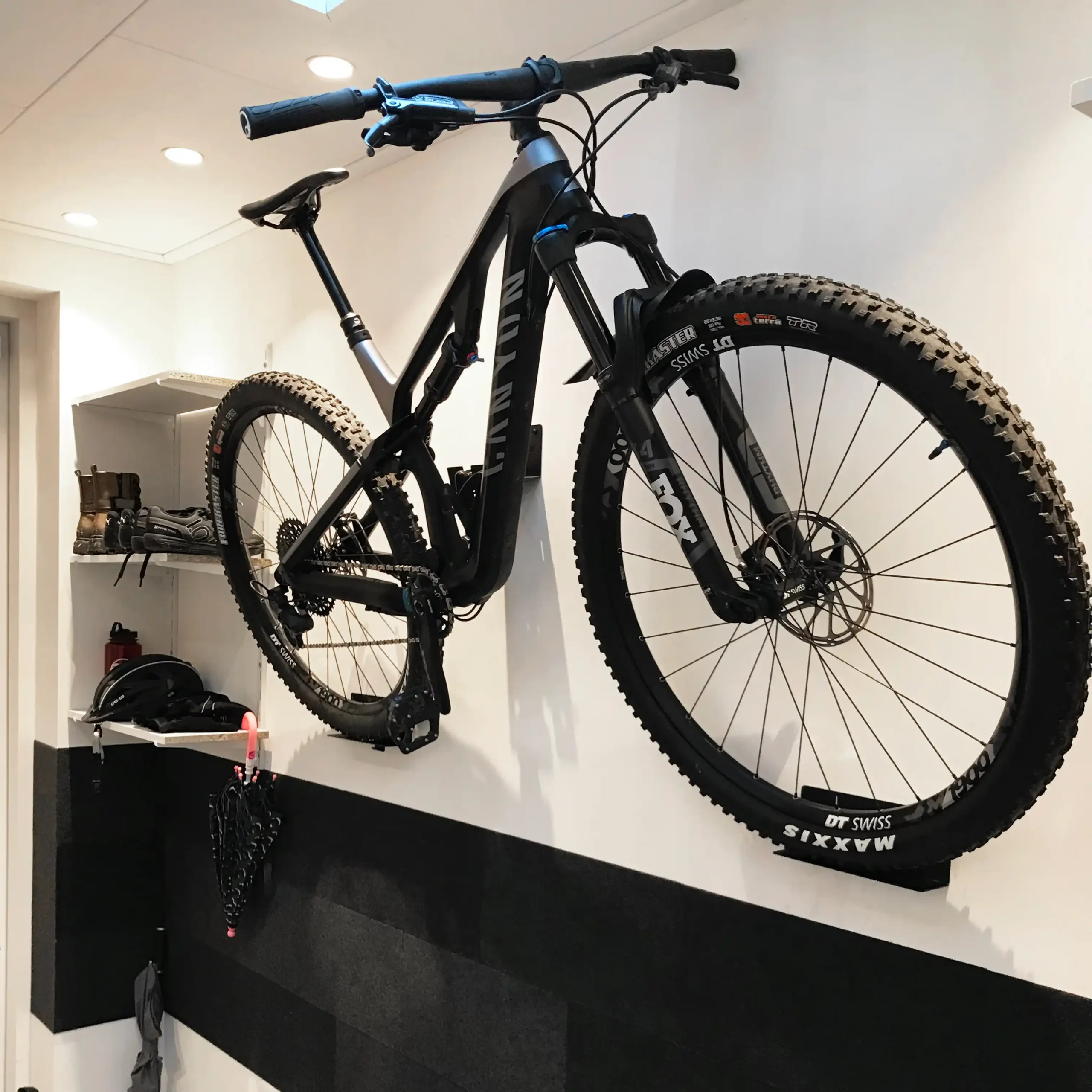 Flowter Pedaalhanger 3 Full suspension MTB op Flowter Pedaalhanger