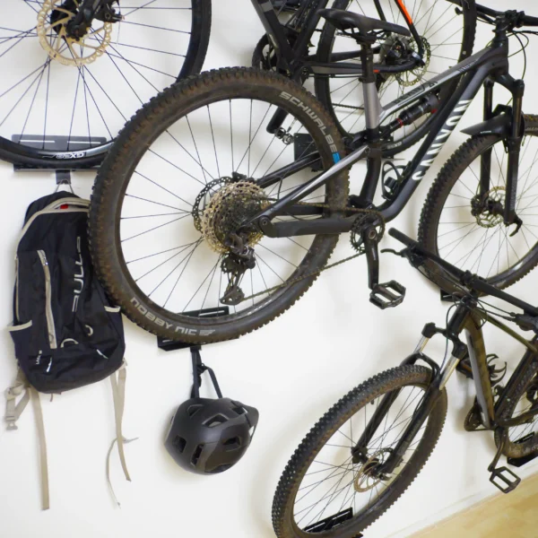 3 fietsen boven elkaar Flowter Pedaalhanger Plus 3 fietsen boven elkaar Flowter Pedaalhanger Plus